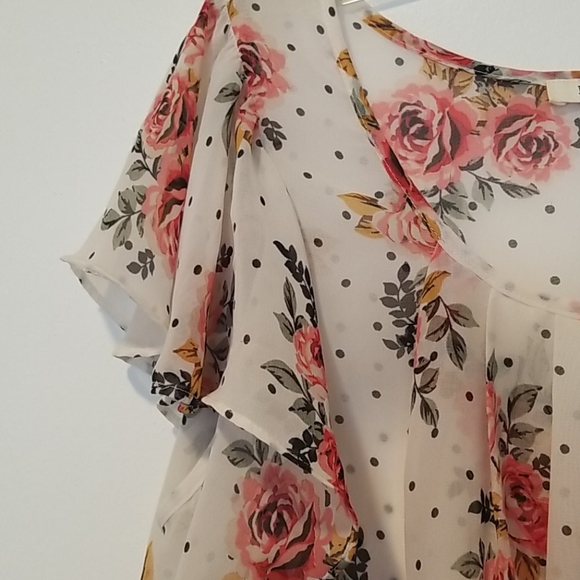 Black Rainn sheer floral top - Picture 2 of 8